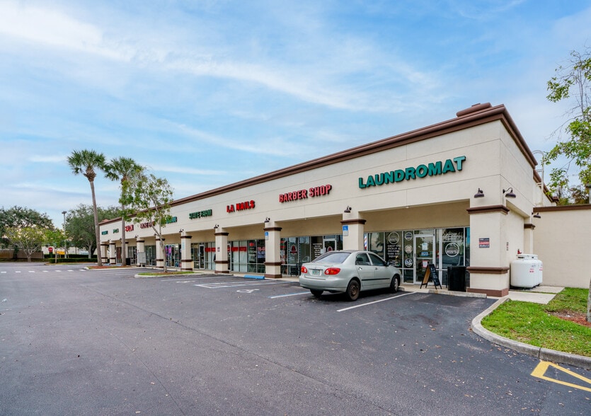 8140-8170 W McNab Rd, North Lauderdale, FL à louer - Photo du bâtiment - Image 2 de 3
