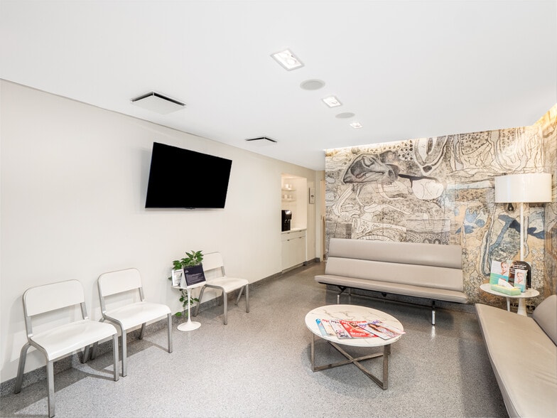 911 Park Ave, New York, NY for sale - Building Photo - Image 3 of 8