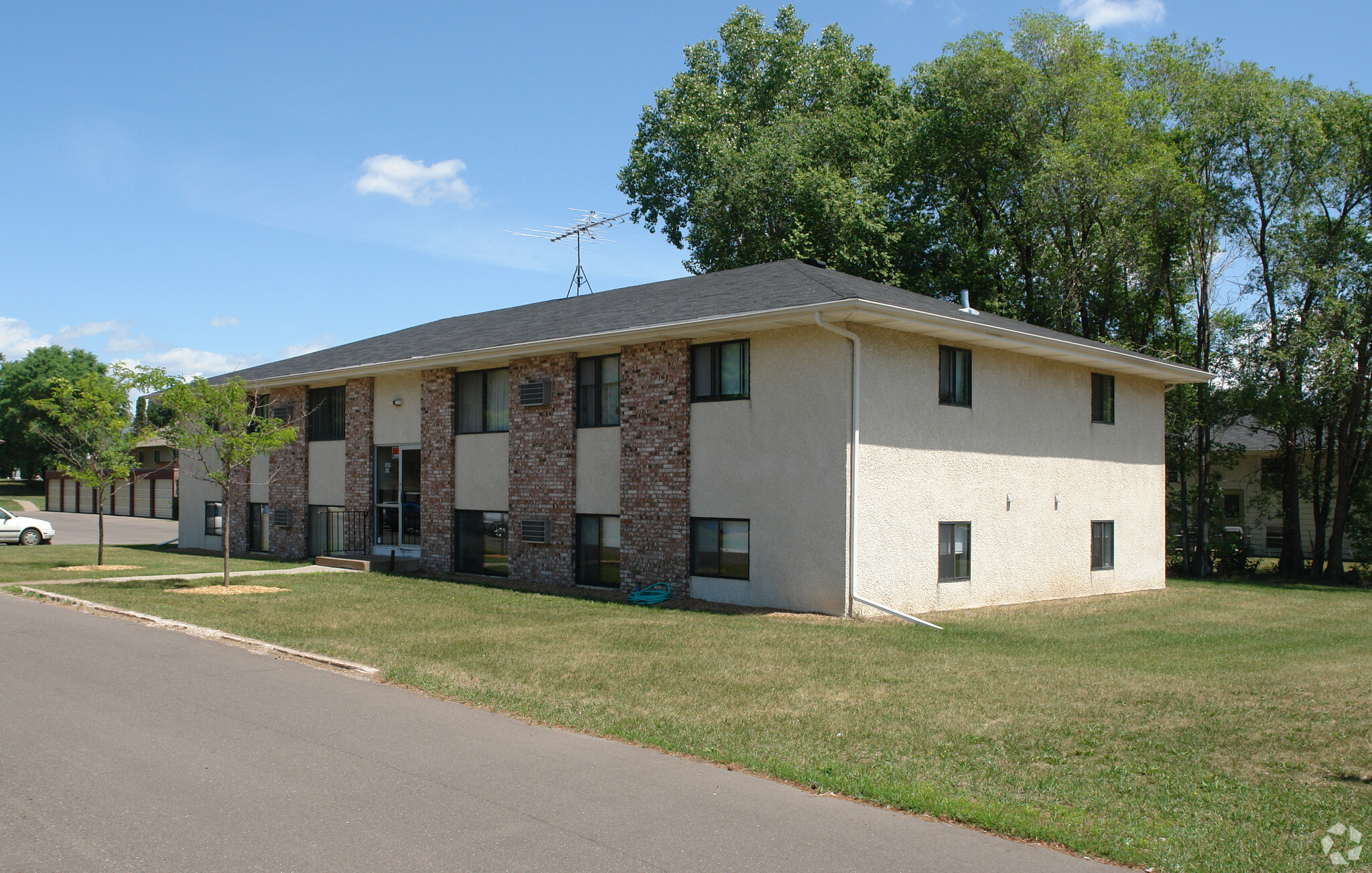 5892-5896 Elm St, North Branch, MN à vendre Photo principale- Image 1 de 12