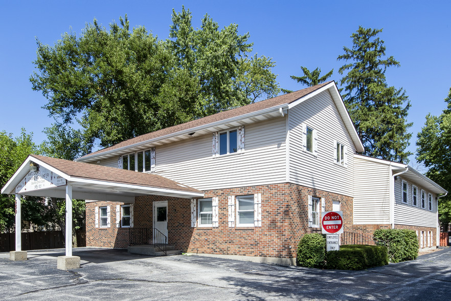 689 Main St, Antioch, IL for sale - Building Photo - Image 1 of 1