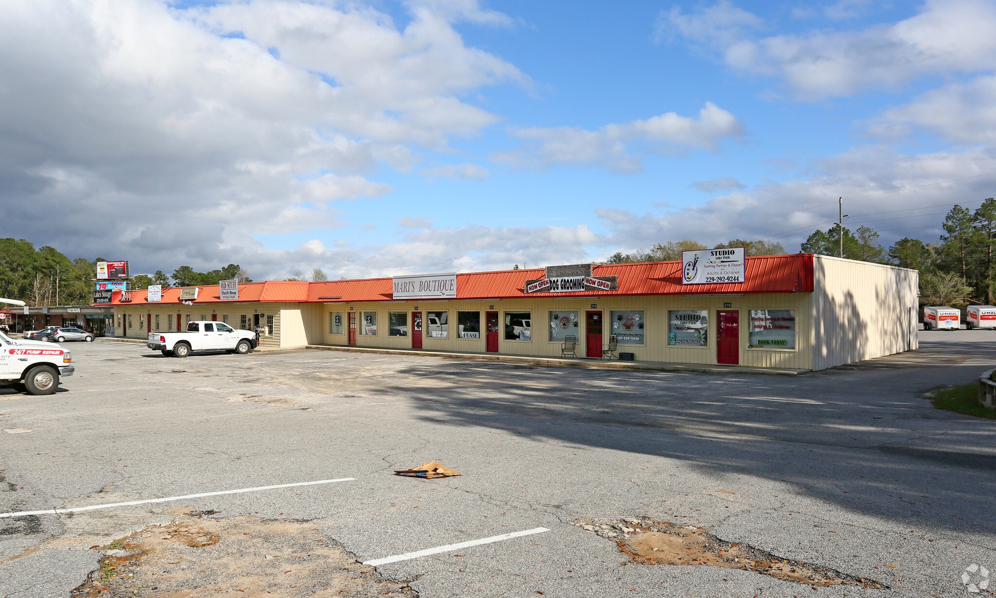 130-218 Lakes Blvd, Lake Park, GA for lease Primary Photo- Image 1 of 6