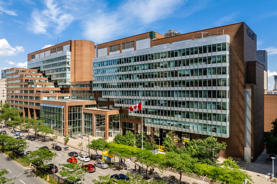 200 Boul René-Lévesque O, Montréal, QC à louer - Photo principale - Image 1 de 4