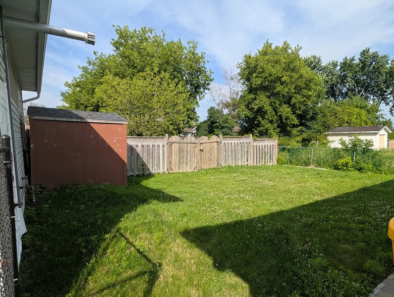 1154 Gabriel St, Orleans, ON for sale - Building Photo - Image 3 of 6