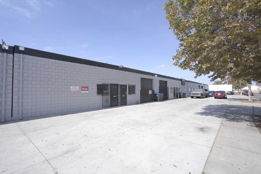 2222-2308 W 2nd St, Santa Ana, CA à vendre - Photo du bâtiment - Image 2 de 10