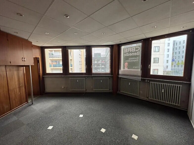 1 Rue Marie Anne De Bovet, Metz for sale - Interior Photo - Image 2 of 7