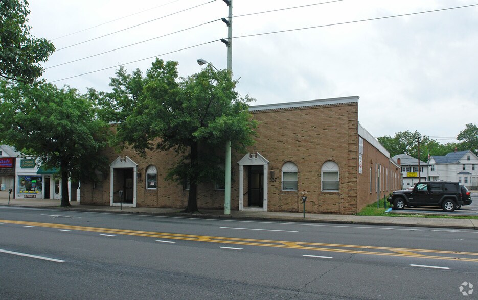 337-343 Merrick Rd, Lynbrook, NY for lease - Building Photo - Image 1 of 1