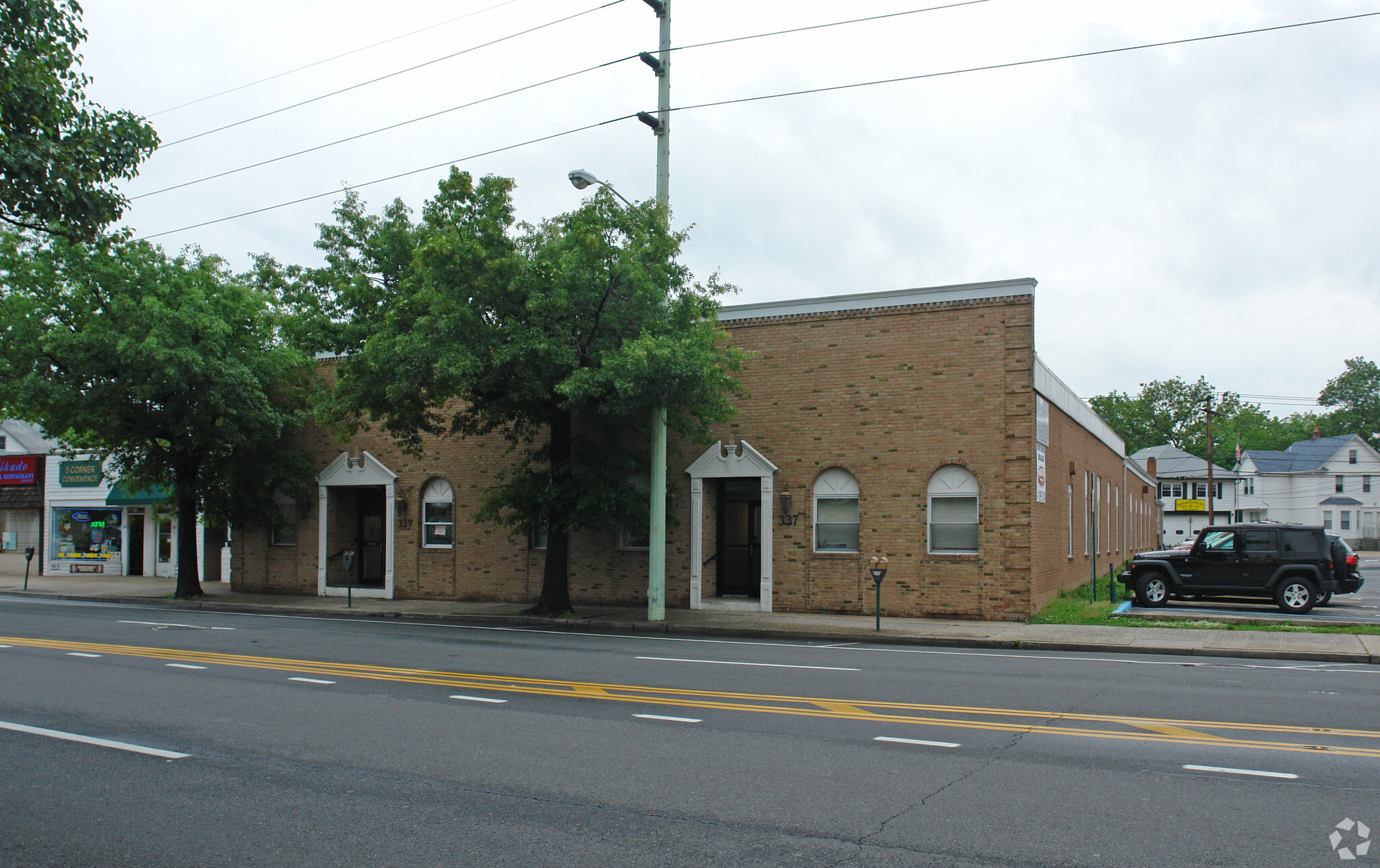 337-343 Merrick Rd, Lynbrook, NY for lease Building Photo- Image 1 of 2