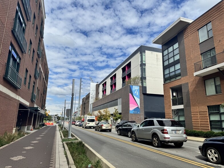 747 N College Ave, Indianapolis, IN for lease - Building Photo - Image 2 of 39