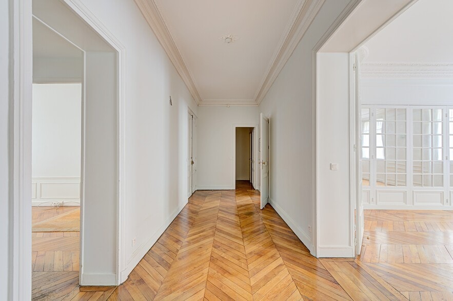 Multifamily in Paris for sale - Building Photo - Image 3 of 14
