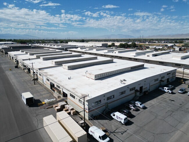 Plus de détails pour 1500 S 300 W, Clearfield, UT - Industriel à louer