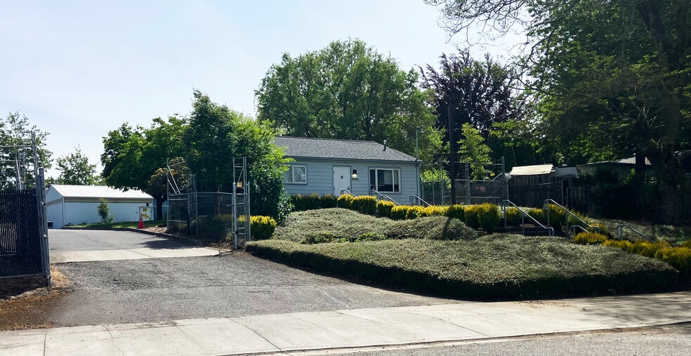 10930 NE Marx St, Portland, OR for sale - Building Photo - Image 1 of 9