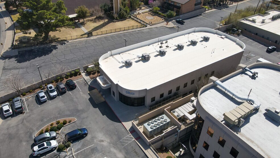 1310 Murchison Dr, El Paso, TX à vendre - Photo du bâtiment - Image 3 de 14