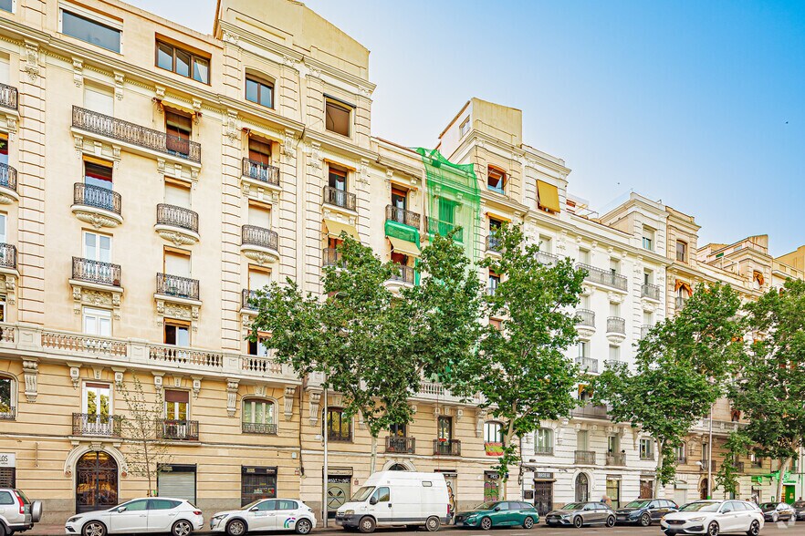 Multifamily in Madrid, Madrid for sale - Building Photo - Image 2 of 2