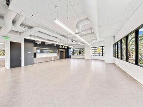 18100 Von Karman Ave, Irvine, CA à louer Photo intérieure- Image 1 de 12