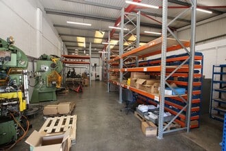 1-4 Acorn Way, Mansfield à louer Photo intérieure- Image 1 de 3