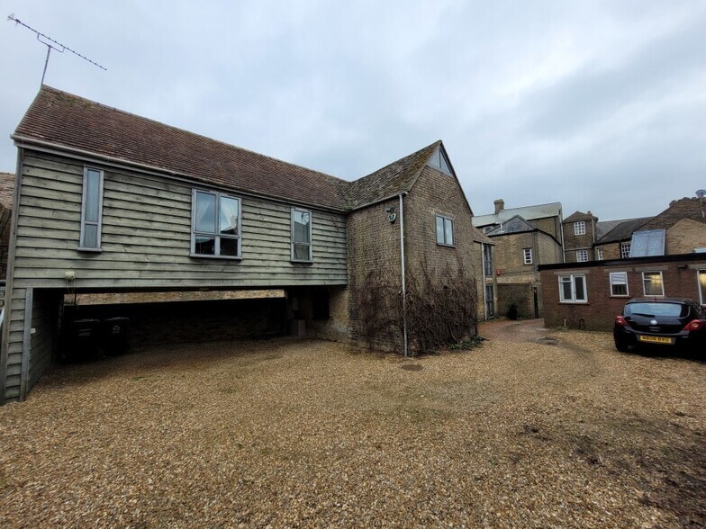 7-7B High St, Abbotsley à louer - Photo du bâtiment - Image 3 de 14