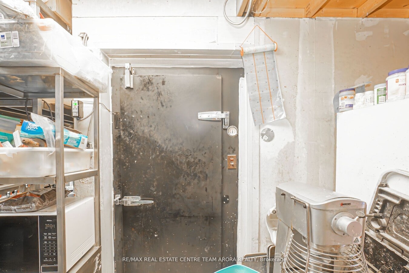 812 Britannia Rd, Mississauga, ON L5V 0A7 - Unit 101 -  - Interior Photo - Image 1 of 7