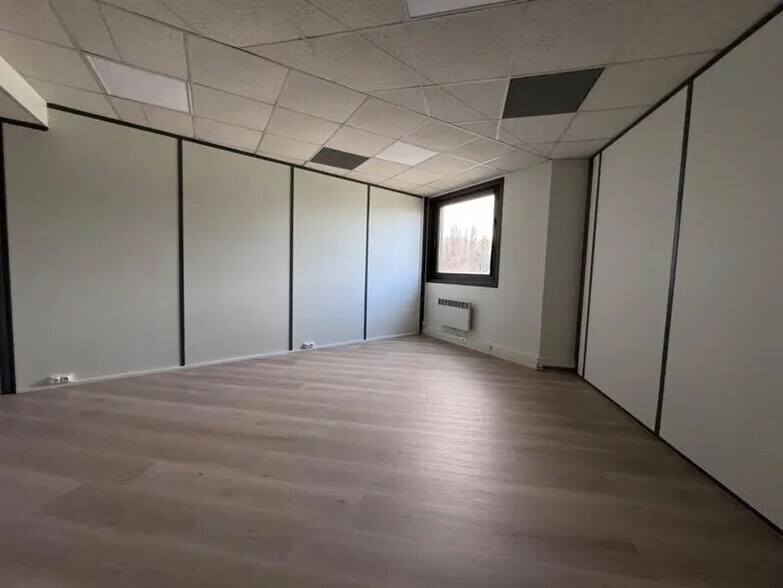 Bureau dans Rosny-sous-Bois à louer - Photo intérieure - Image 3 de 12
