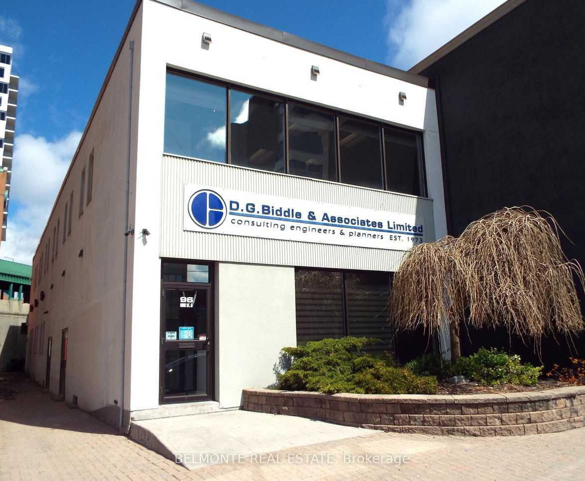 96 King St E, Oshawa, ON à vendre Photo du bâtiment- Image 1 de 1