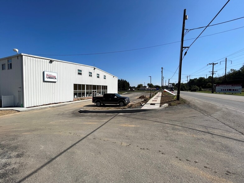 4531 W Lincoln Hwy, Downingtown, PA for lease - Building Photo - Image 3 of 4