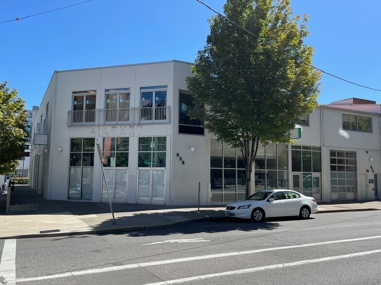 938 NW 14th Ave, Portland, OR for lease - Building Photo - Image 2 of 4