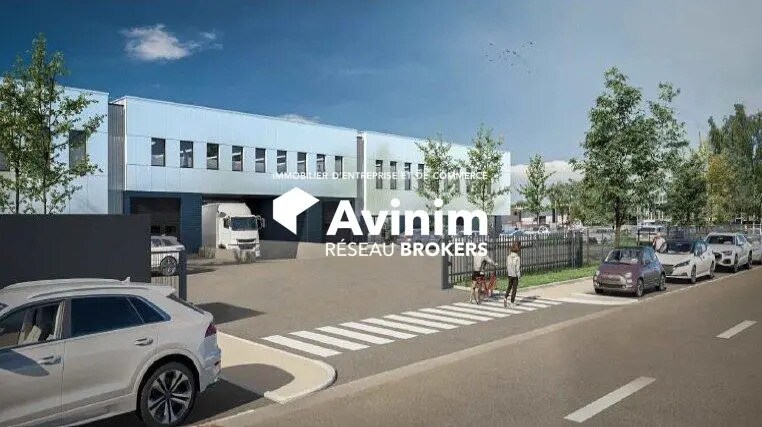 Industrial in Ozoir-la-Ferrière for lease Building Photo- Image 1 of 2