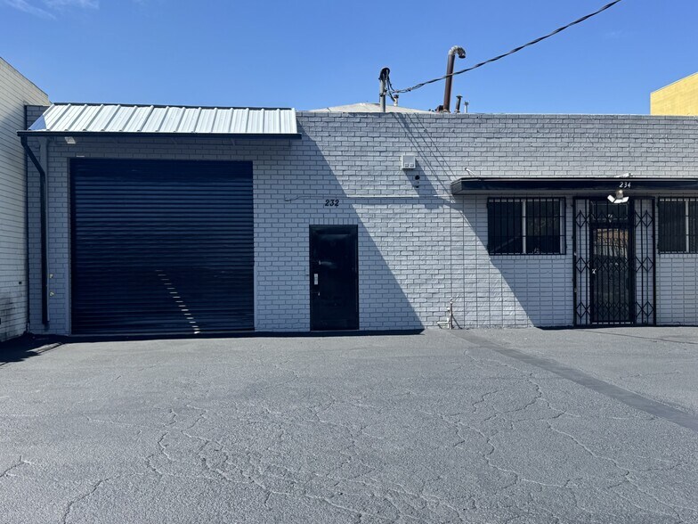 232 W 31st St, Los Angeles, CA for lease - Building Photo - Image 2 of 5