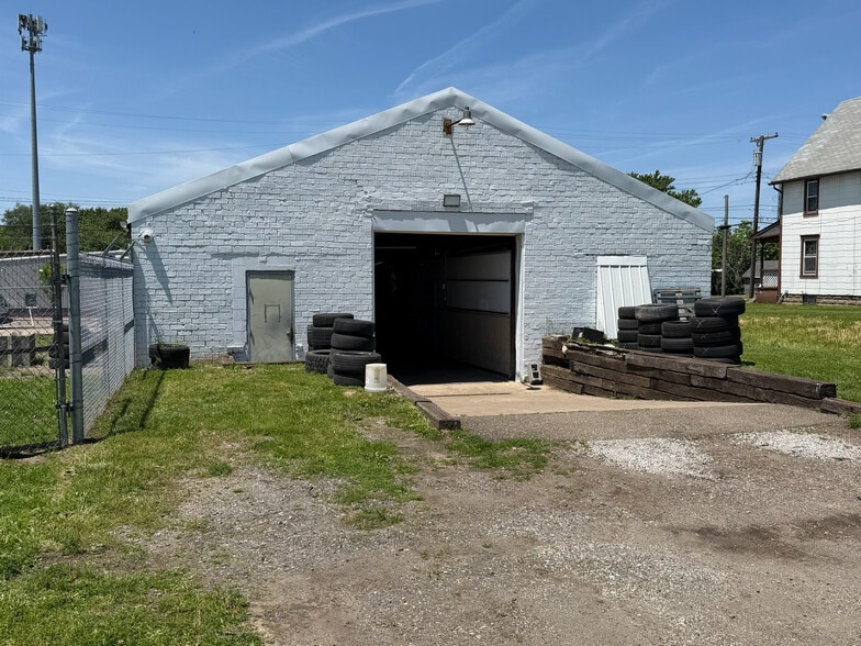 1306 Harrisburg Rd NE, Canton, OH for sale - Building Photo - Image 3 of 12