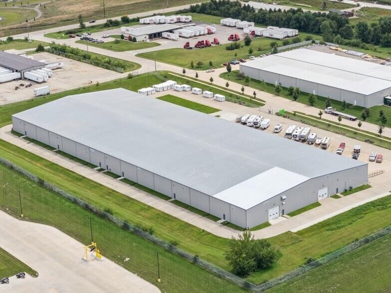 850 Mann Rd SW, Cedar Rapids, IA à louer - Photo du bâtiment - Image 3 de 9