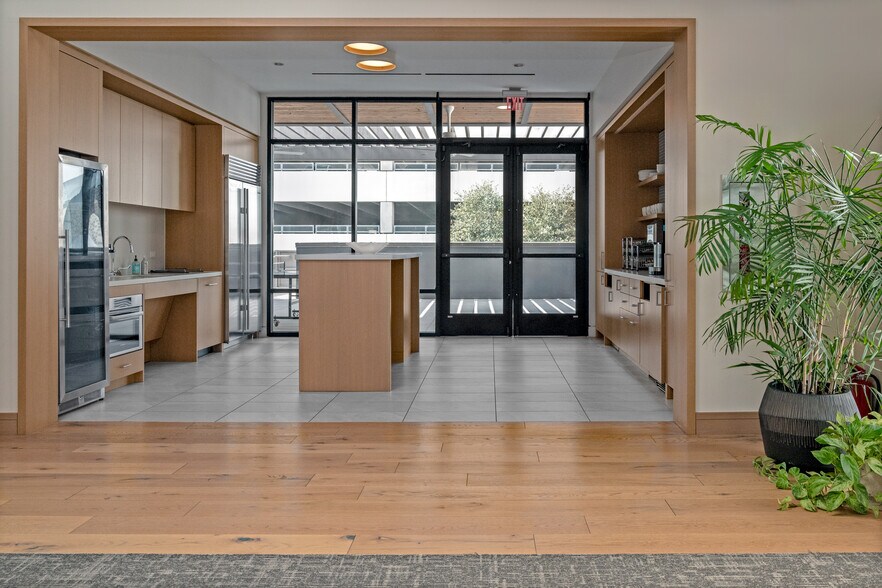 11600 Rock Rose Ave, Austin, TX for lease - Interior Photo - Image 2 of 5