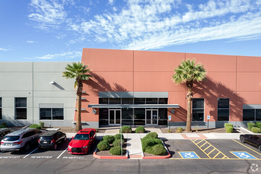 450 N 54th St, Chandler, AZ à louer - Photo du bâtiment - Image 2 de 28