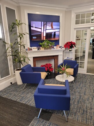 Plus de détails pour 896 Beacon St, Boston, MA - Bureau à louer