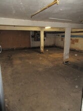 69 North John St, St. Helens for lease Interior Photo- Image 2 of 2