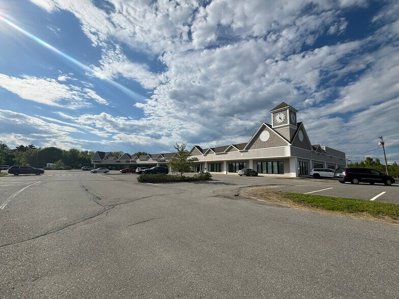 1010 Stillwater Ave, Bangor, ME à louer - Photo du bâtiment - Image 2 de 8