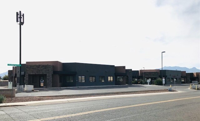 5000 E Mediterranean Dr, Sierra Vista, AZ à louer - Photo du bâtiment - Image 3 de 18