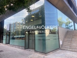 Commerce de détail dans Sant Just Desvern, Barcelona à louer Photo intérieure- Image 1 de 17