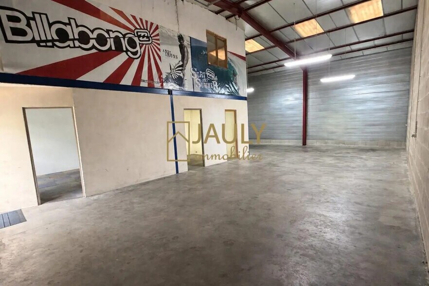 Flex in Saint-Soupplets for lease - Building Photo - Image 2 of 9