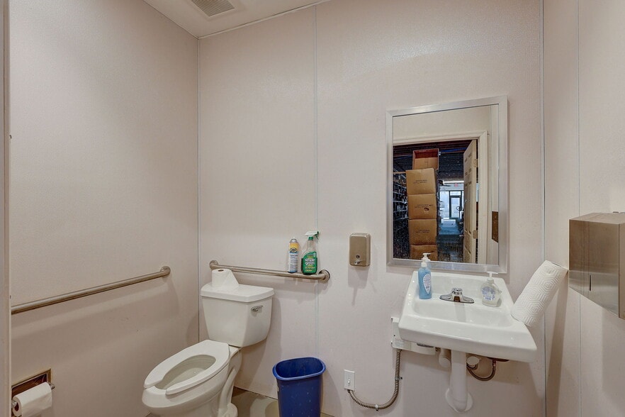 519 Delaware Ave, Fort Pierce, FL à vendre - Photo intérieure - Image 3 de 27