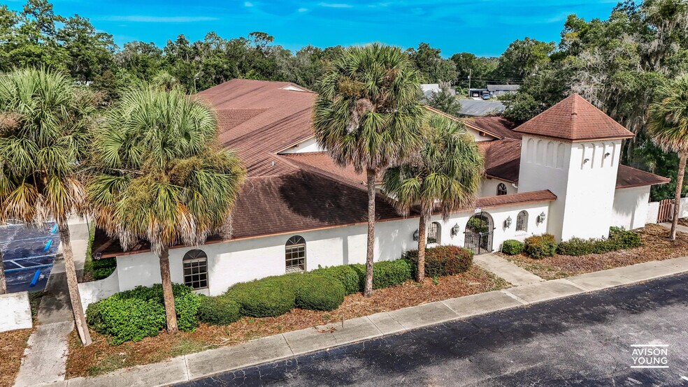 5431 E Silver Springs Blvd, Silver Springs, FL à louer - Photo du bâtiment - Image 3 de 76
