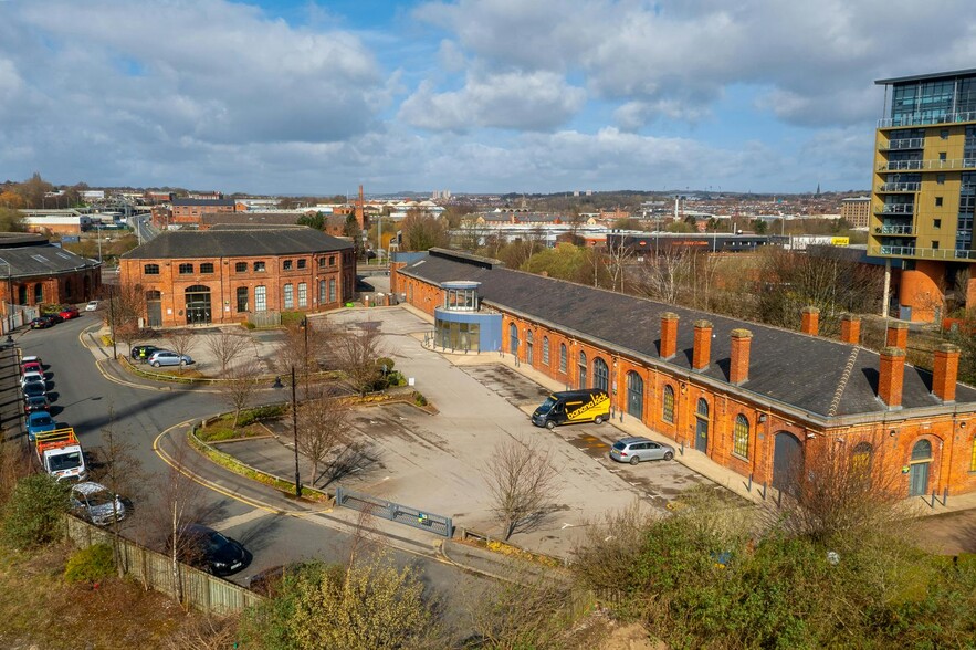 Graingers Way, Leeds for lease - Primary Photo - Image 1 of 22