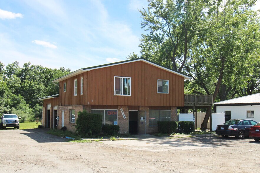 9692-9694 E M-36, Whitmore Lake, MI à vendre - Photo principale - Image 1 de 1