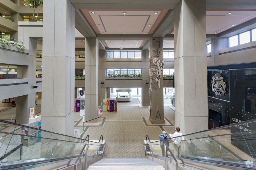 800 Macleod Trl SE, Calgary, AB for lease - Lobby - Image 3 of 10