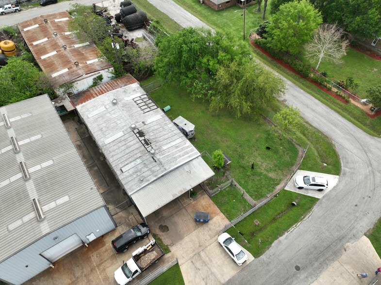 Heffernan Warehouses & Business Sale portfolio of 4 properties for sale on LoopNet.ca - Building Photo - Image 3 of 24