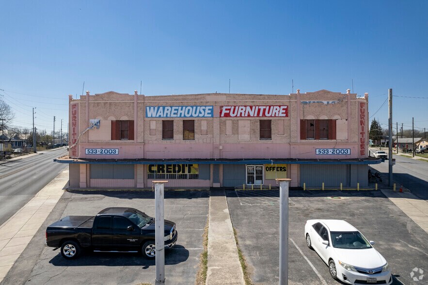 4007 S Flores St, San Antonio, TX à vendre - Photo du bâtiment - Image 1 de 12