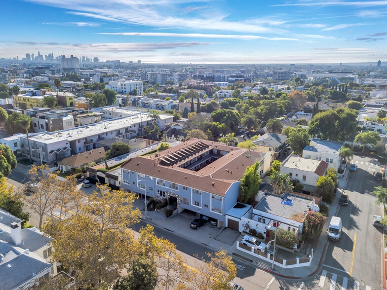 7236 Fountain Ave, West Hollywood, CA for sale - Building Photo - Image 2 of 9