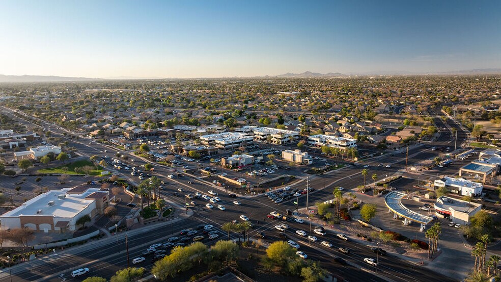 1482 E Williams Field Rd, Gilbert, AZ à louer - Photo du bâtiment - Image 3 de 44