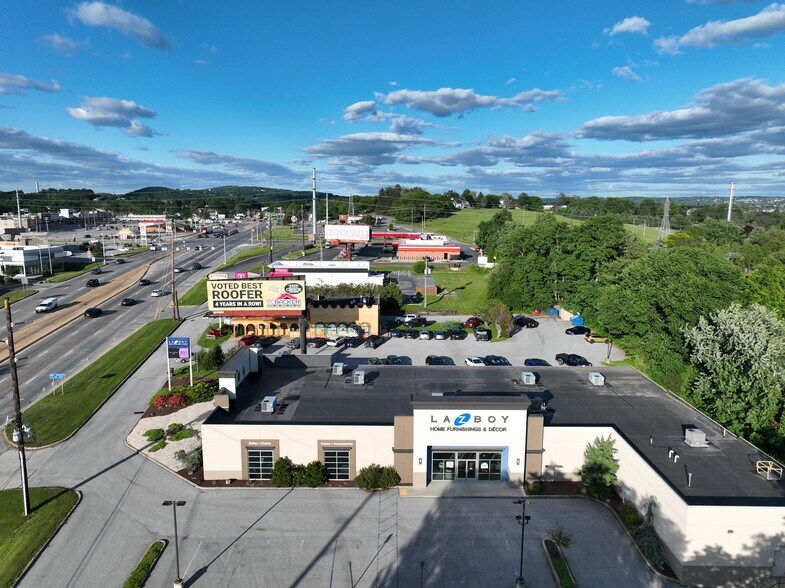 728 Loucks Rd, York, PA à vendre - Photo du bâtiment - Image 1 de 10