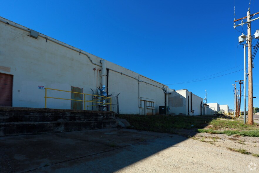 35-161 E Wilcox Dr, Sierra Vista, AZ à louer - Photo du bâtiment - Image 3 de 8