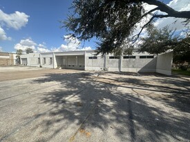 6880 Wynnwood Dr, Houston TX - Entrepôt