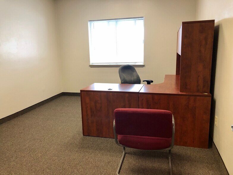 2340 Brighton Henrietta Town Line Rd, Rochester, NY for lease - Interior Photo - Image 2 of 8